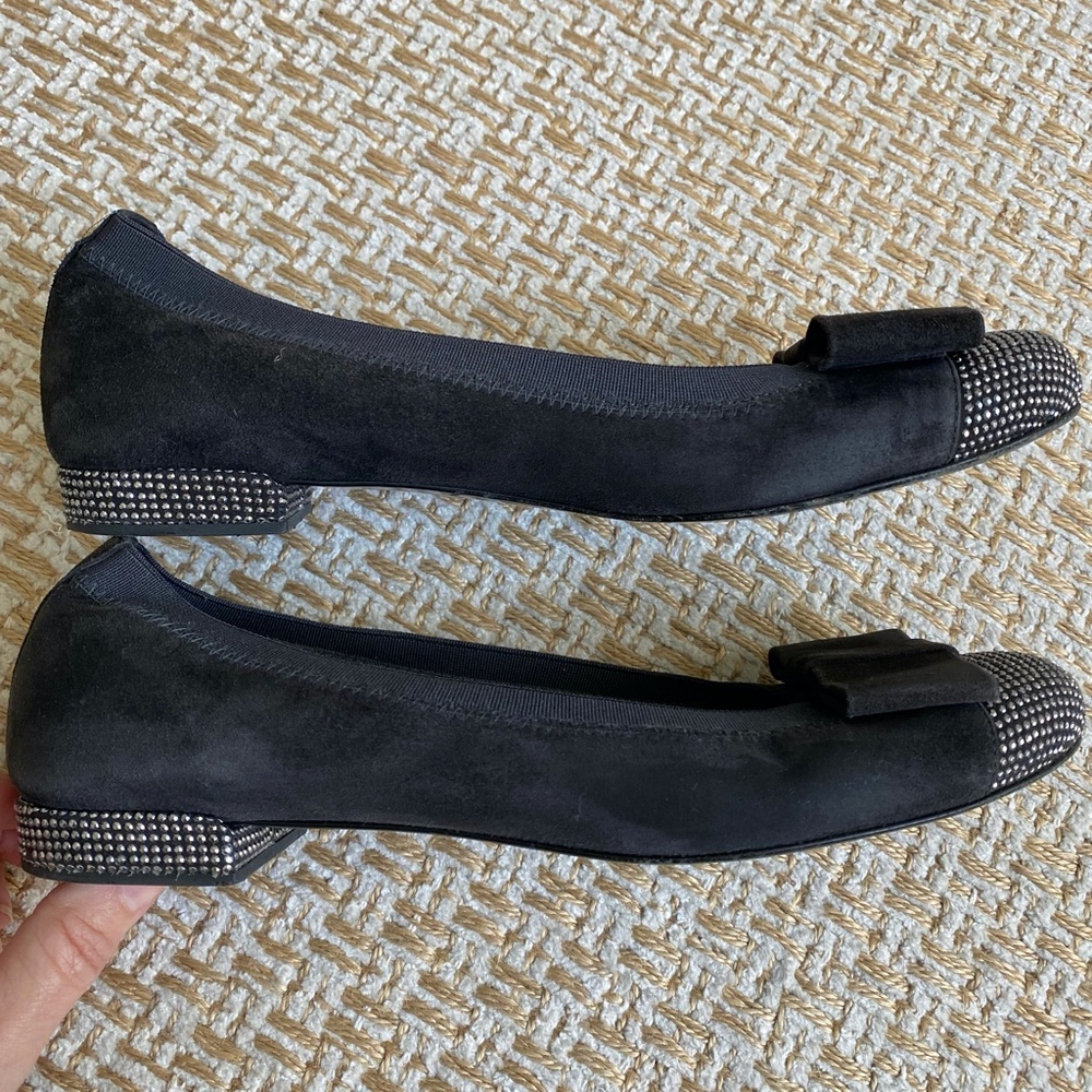 Stuart Weitzman Cabot Suede Studded Cup Bow Flats - 6-1/2 - Picture 5 of 10